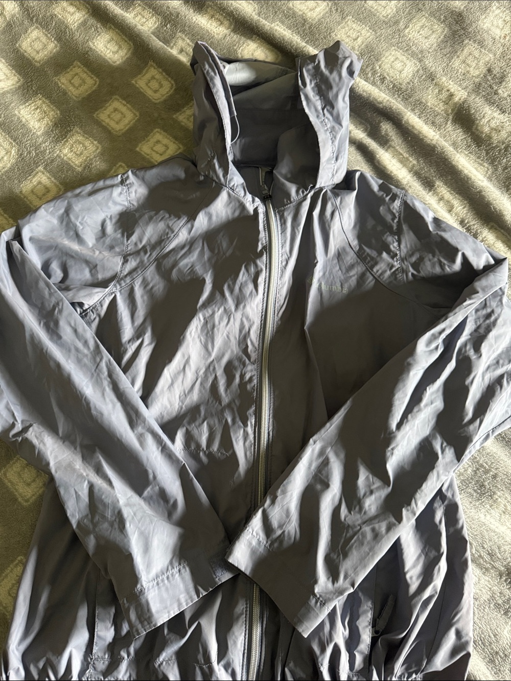 Columbia Light Gray Hooded Windbreaker Jacket